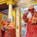 Богослужения в нижнем храме Александро-Невского кафедрального собора в день отдания праздника Пасхи