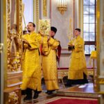 Литургия в Неделю 7-ю по Пятидесятнице, в день рождества святителя Николая, архиепископа Мир Ликийских в кафедральном Александро-Невском соборе
