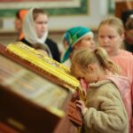 Воскресные богослужения в Неделю 19-ю по Пятидесятнице, день памяти преподобных Кирилла и Марии, родителей преподобного Сергия Радонежского в Александро-Невском кафедральном соборе