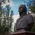 Митрополит Викентий совершил молебен перед бюстом святого праведного воина Феодора Ушакова в г. Симферополе