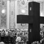 В кафедральном соборе святого благоверного князя Александра Невского г. Симферополя была доставлена копия Животворящего Креста Господня из Годеново.