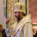 В Рождественскую ночь Митрополит Тихон возглавил праздничную Божественную литургию в кафедральном Александро-Невском соборе.