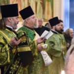 Всенощное бдение в кафедральном Свято-Александро-Невском соборе в канун престольного торжества.