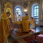 Литургия в Неделю о мытаре и фарисее, праздник Иверской иконы Божией Матери и святителя Алексия в кафедральном Александро-Невском соборе.