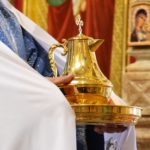 В  Неделю 12-ю по Пятидесятнице Преосвященный епископ Каллиник совершил Божественную литургию в кафедральном Александро-Невском соборе г. Симферополя.