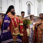 В ПРАЗДНИК ПРОИСХОЖДЕНИЯ ЧЕСТНЫХ ДРЕВ ЖИВОТВОРЯЩЕГО КРЕСТА ГОСПОДНЯ ЕПИСКОП БАХЧИСАРАЙСКИЙ КАЛЛИНИК ВОЗГЛАВИЛ ЛИТУРГИЮ В АЛЕКСАНДРО-НЕВСКОМ КАФЕДРАЛЬНОМ СОБОРЕ Г. СИМФЕРОПОЛЯ