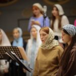 Песнопения Божественной литургии исполнил детский хор Просветительского центра святителя Гурия Таврического