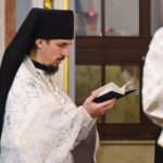 В Рождественскую ночь Митрополит Тихон возглавил праздничную Божественную литургию в кафедральном Александро-Невском соборе.