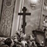 Праздничные богослужения в Александро-Невском кафедральном соборе в праздник Воздвижения Честного и Животворящего Креста Господня