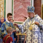 В АЛЕКСАНДРО-НЕВСКОМ СОБОРЕ ЕПИСКОП ЯЛТИНСКИЙ НЕСТОР ВОЗГЛАВИЛ УТРЕНЮ С ЧИНОМ ПОГРЕБЕНИЯ ПЛАЩАНИЦЫ ПРЕСВЯТОЙ БОГОРОДИЦЫ