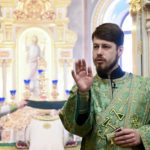 В праздник Входа Господня в Иерусалим  епископ Бахчисарайский Каллиник совершил праздничную Божественную литургию в кафедральном Александро-Невском соборе г. Симферополя.