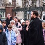 Ребята из образцового ансамбля "Сударушка" при школе № 2 г. Симферополя побывали на экскурсии в кафедральном Александро-Невском соборе.