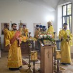 В ВОССТАНОВЛЕННОМ ХРАМЕ 4-Х СВЯТИТЕЛЕЙ МОСКОВСКИХ ПЕТРА, АЛЕКСИЯ, ИОНЫ И ФИЛИППА В ПРЕСТОЛЬНЫЙ ПРАЗДНИК ЕПИСКОП КАЛЛИНИК СОВЕРШИЛ ПЕРВУЮ БОЖЕСТВЕННУЮ ЛИТУРГИЮ.