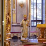 Литургия в Неделю 7-ю по Пятидесятнице, в день рождества святителя Николая, архиепископа Мир Ликийских в кафедральном Александро-Невском соборе