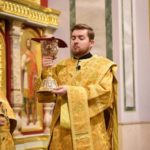 В ДЕНЬ ПАМЯТИ СОБОРА ВСЕХ СВЯТЫХ В ЗЕМЛЕ КРЫМСКОЙ ПРОСИЯВШИХ ПРЕОСВЯЩЕННЕЙШИЙ КАЛЛИНИК ЕПИСКОП БАХЧИСАРАЙСКИЙ ВОЗГЛАВИЛ БОЖЕСТВЕННУЮ ЛИТУРГИЮ В КАФЕДРАЛЬНОМ АЛЕКСАНДРО-НЕВСКОМ СОБОРЕ Г. СИМФЕРОПОЛЯ.