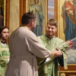 Божественная литургия в нижнем храме (во имя святителя Гурия, Архиепископа Таврического) кафедрального Свято-Александро-Невского собора г. Симферополя  в день праздника обретения честных мощей преподобного Сергия, игумена Радонежского.