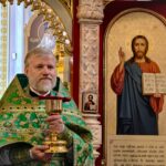 Литургия в праздник Входа Господня в Иерусалим в кафедральном Свято-Александро-Невском соборе.