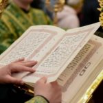 В праздник Входа Господня в Иерусалим  епископ Бахчисарайский Каллиник совершил праздничную Божественную литургию в кафедральном Александро-Невском соборе г. Симферополя.
