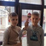 В студии изобразительного и декоративно-прикладного искусства  при Просветительском центре имени св. Гурия Таврического прошло занятие по изготовлению пасхальных яиц.