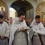 Богослужение в нижнем храме (во имя святителя Гурия, Архиепископа Таврического) в Крещенский сочельник.