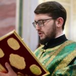 В праздник Входа Господня в Иерусалим  епископ Бахчисарайский Каллиник совершил праздничную Божественную литургию в кафедральном Александро-Невском соборе г. Симферополя.