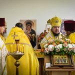 В ВОССТАНОВЛЕННОМ ХРАМЕ 4-Х СВЯТИТЕЛЕЙ МОСКОВСКИХ ПЕТРА, АЛЕКСИЯ, ИОНЫ И ФИЛИППА В ПРЕСТОЛЬНЫЙ ПРАЗДНИК ЕПИСКОП КАЛЛИНИК СОВЕРШИЛ ПЕРВУЮ БОЖЕСТВЕННУЮ ЛИТУРГИЮ.