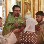 Божественная литургия в нижнем храме (во имя святителя Гурия, Архиепископа Таврического) кафедрального Свято-Александро-Невского собора г. Симферополя  в день праздника обретения честных мощей преподобного Сергия, игумена Радонежского.