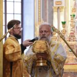 В Неделю 2-ю по Пятидесятнице, Всех святых, в земле Русской просиявших, епископ Нестор совершил Литургию в кафедральном Александро-Невском соборе г. Симферополя.