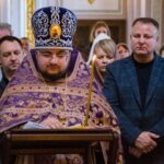 В  кафедральном Свято-Александро-Невском соборе были вознесены сугубые молитвы об упокоении погибших в концертном зале «Крокус Сити Холл» в подмосковном Красногорске.