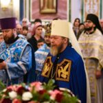 В  Неделю Крестопоклонную Митрополит Тихон возглавил Литургию в кафедральном Александро-Невского собора.