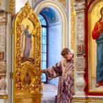 Богослужение в канун Происхождения Честных Древ Животворящего Креста Господня в кафедральном Александро-Невском соборе