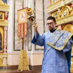 В  Неделю 12-ю по Пятидесятнице Преосвященный епископ Каллиник совершил Божественную литургию в кафедральном Александро-Невском соборе г. Симферополя.