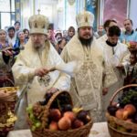 В ПРАЗДНИК ПРЕОБРАЖЕНИЯ ГОСПОДНЯ МИТРОПОЛИТ СИМФЕРОПОЛЬСКИЙ И КРЫМСКИЙ ЛАЗАРЬ ВОЗГЛАВИЛ ПРАЗДНИЧНУЮ ЛИТУРГИЮ В КАФЕДРАЛЬНОМ АЛЕКСАНДРО-НЕВСКОМ СОБОРЕ Г. СИМФЕРОПОЛЯ.