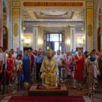 Литургия в Неделю 7-ю по Пятидесятнице, в день рождества святителя Николая, архиепископа Мир Ликийских в кафедральном Александро-Невском соборе