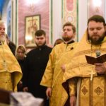 Литургия в Неделю 28-ю по Пятидесятнице, день памяти великомученицы Варвары в кафедральном Александро-Невском соборе.