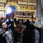 В  канун Великой Субботы епископ Бахчисарайский Каллиник совершил утреню с чином погребения Господа нашего Иисуса Христа в кафедральном Александро - Невском соборе г. Симферополя.