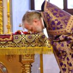 Божественная литургия  в Великий Четверток, день Воспоминания Тайной Вечери в кафедральном Александро-Невском собре.
