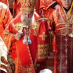 В праздник Происхождения Честных Древ Животворящего Креста Господня  епископ Нестор совершил малое освящение воды и освятил мед в кафедральном Александро-Невском соборе г. Симферополя.