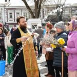 В праздник Входа Господня в Иерусалим  епископ Бахчисарайский Каллиник совершил праздничную Божественную литургию в кафедральном Александро-Невском соборе г. Симферополя.