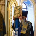 В ПРАЗДНИК ВВЕДЕНИЯ ВО ХРАМ ПРЕСВЯТОЙ БОГОРОДИЦЫ МИТРОПОЛИТ СИМФЕРОПОЛЬСКИЙ И КРЫМСКИЙ ЛАЗАРЬ ВОЗГЛАВИЛ ПРАЗДНИЧНУЮ ЛИТУРГИЮ В КАФЕДРАЛЬНОМ АЛЕКСАНДРО-НЕВСКОМ СОБОРЕ Г. СИМФЕРОПОЛЯ.
