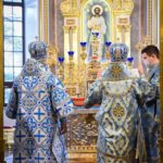 В ПРАЗДНИК ВВЕДЕНИЯ ВО ХРАМ ПРЕСВЯТОЙ БОГОРОДИЦЫ МИТРОПОЛИТ СИМФЕРОПОЛЬСКИЙ И КРЫМСКИЙ ЛАЗАРЬ ВОЗГЛАВИЛ ПРАЗДНИЧНУЮ ЛИТУРГИЮ В КАФЕДРАЛЬНОМ АЛЕКСАНДРО-НЕВСКОМ СОБОРЕ Г. СИМФЕРОПОЛЯ.