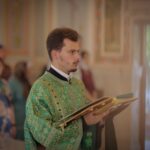 Божественная литургия в Александро-Невском кафедральном соборе в праздник обретения мощей преподобного Серафима Саровского, чудотворца