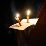 В канун Великой Пятницы Митрополит Симферопольский и Крымский Лазарь возглавил утреню с чтением двенадцати Евангелий Последования Святых и спасительных Страстей Господа нашего Иисуса Христа в кафедральном Александро-Невском соборе г Симферополя.