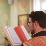 В Неделю 17-ю по Пятидесятнице, по Воздвижении,  Преосвященный Каллиник, епископ Бахчисарайский совершил Божественную литургию в нижнем храме имени св.Гурия Таврического, кафедрального Свято- Александро- Невского собора г.Симферополя.