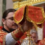 Митрополит Симферопольский и Крымский Лазарь возглавил Литургию в кафедральном Александро-Невском соборе  в праздник Происхождения Честных Древ Животворящего Креста Господня.
