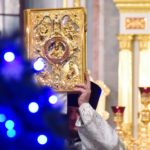 В Рождественскую ночь Митрополит Тихон возглавил праздничную Божественную литургию в кафедральном Александро-Невском соборе.
