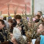 В праздник Входа Господня в Иерусалим  епископ Бахчисарайский Каллиник совершил праздничную Божественную литургию в кафедральном Александро-Невском соборе г. Симферополя.