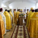 В ВОССТАНОВЛЕННОМ ХРАМЕ 4-Х СВЯТИТЕЛЕЙ МОСКОВСКИХ ПЕТРА, АЛЕКСИЯ, ИОНЫ И ФИЛИППА В ПРЕСТОЛЬНЫЙ ПРАЗДНИК ЕПИСКОП КАЛЛИНИК СОВЕРШИЛ ПЕРВУЮ БОЖЕСТВЕННУЮ ЛИТУРГИЮ.