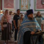 Благодарственный молебен, в завершение которого были вручены сертификаты об успешном окончании библейско-богословских курсов при Просветительском центре имени св. Гурия, архиепископа Таврического