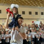 Клирик Александро-Невского кафедрального собора принял участие в торжественной линейке в МБОУ «СОШ №26 им. М.Т. Калашникова» посвященной Дню знаний